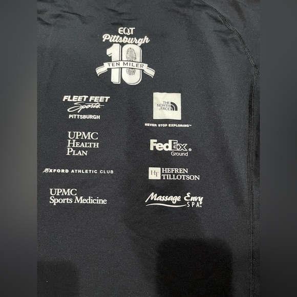 The North Face Black Graphic Tee - Picture 8 of 10